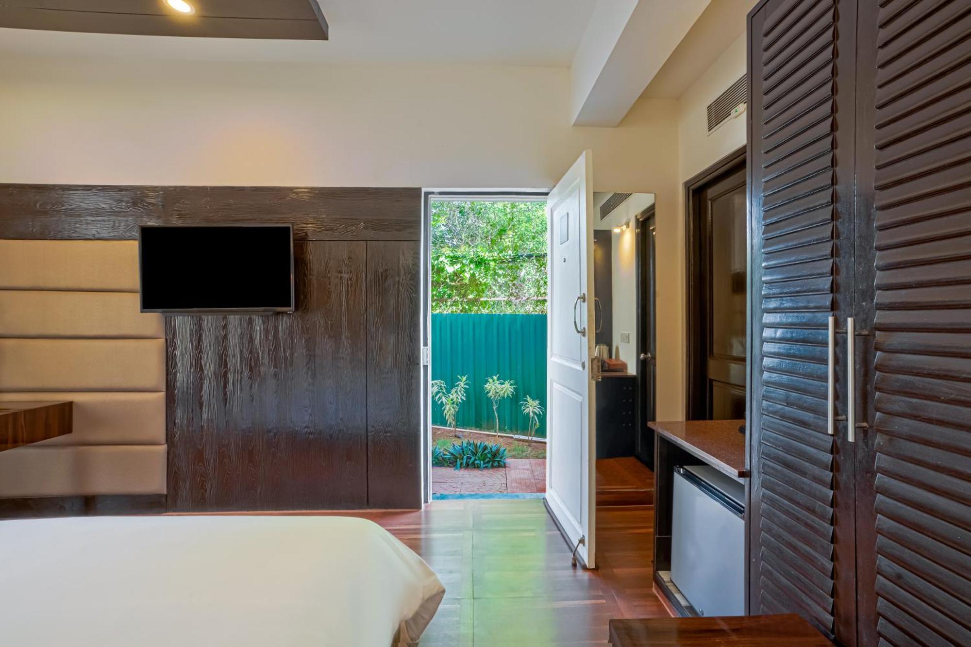 Country Inn Goa Varca Beach - 2 Minutes Walk To The Beach Eksteriør billede