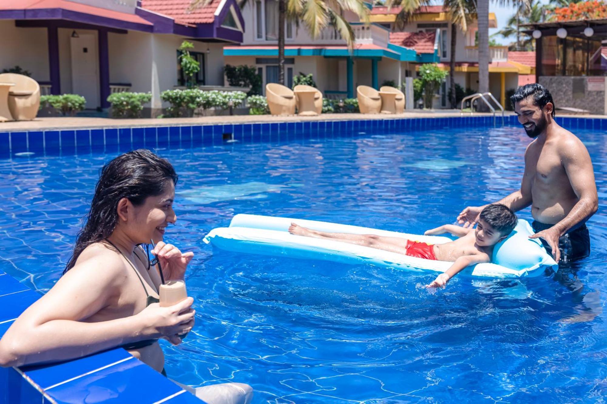 Country Inn Goa Varca Beach - 2 Minutes Walk To The Beach Eksteriør billede